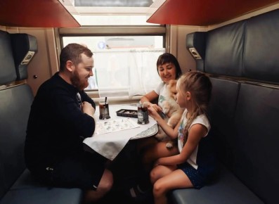 Поездки с детьми на поезде теперь выгоднее круглый года