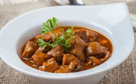 Секреты приготовления нежного свиного гуляша