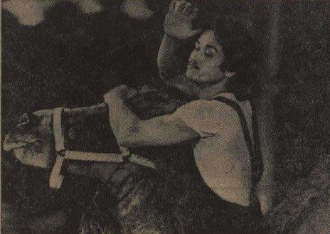 . Народный артист Таджикской ССР, дрессировщик Пирназар Юсупов выступил в Благовещенске во время гастролей московского цирка «Старт» в июле 1980 года . Народный артист Таджикской ССР, дрессировщик Пирназар Юсупов выступил в Благовещенске во время гастролей московского цирка «Старт» в июле 1980 года