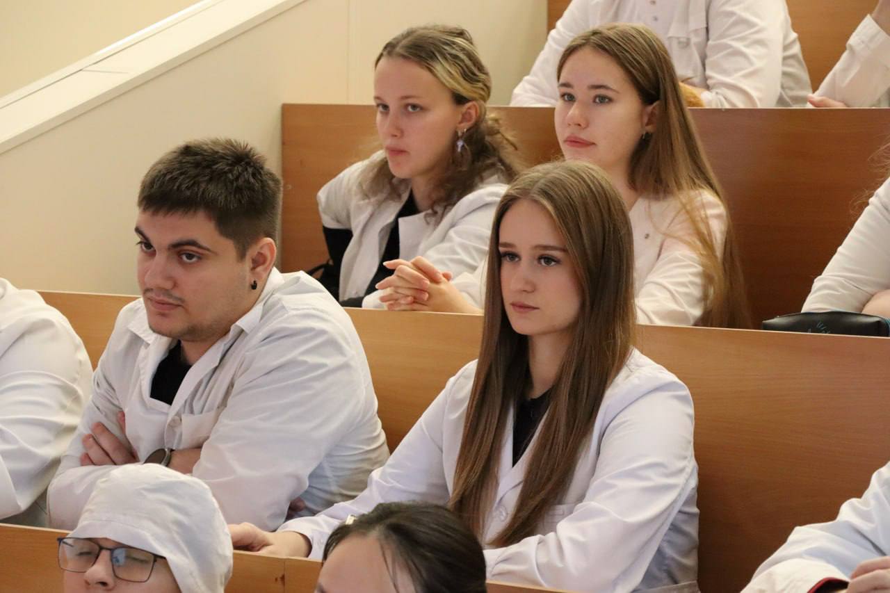 Василий Орлов: «Через несколько лет сможем закрыть проблему кадрового дефицита в медицинских учреждениях региона» Василий Орлов: «Через несколько лет сможем закрыть проблему кадрового дефицита в медицинских учреждениях региона»