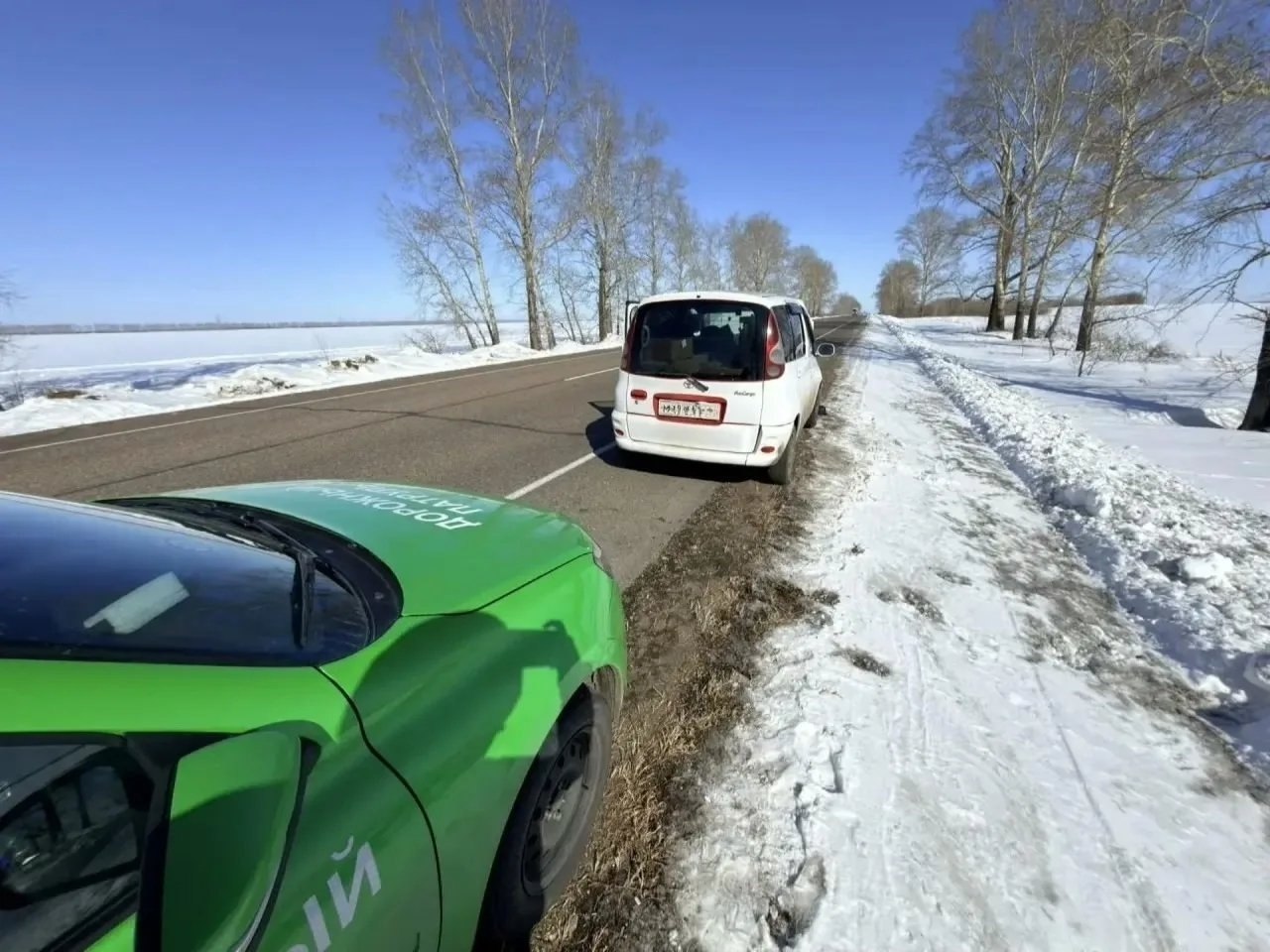 «Никто не останавливался»: застрявшим на трассе амурчанам помог «Дорожный патруль»