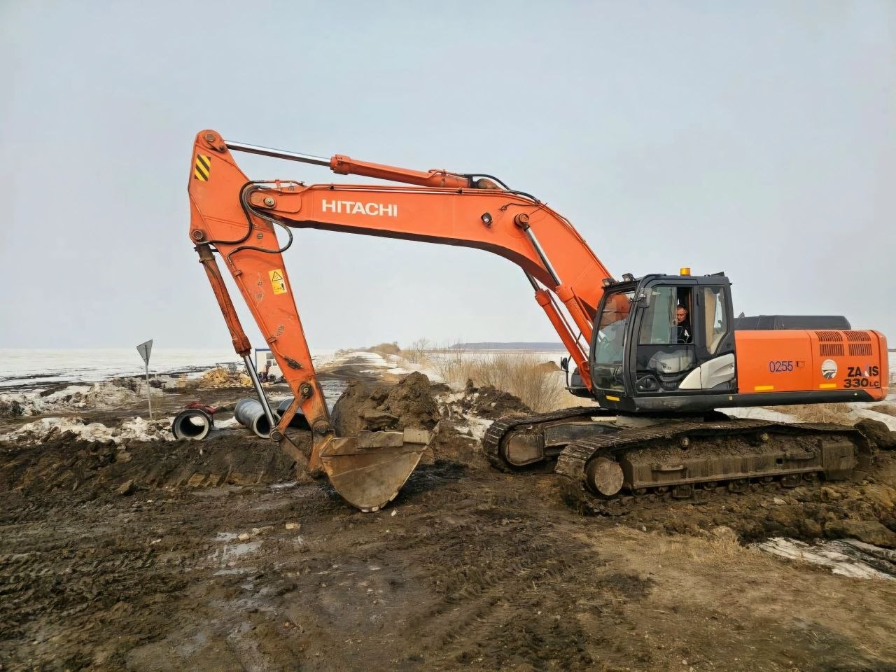 Подрядчик приступил к ремонту трассы «Ивановка-Толстовка» Подрядчик приступил к ремонту трассы «Ивановка-Толстовка»