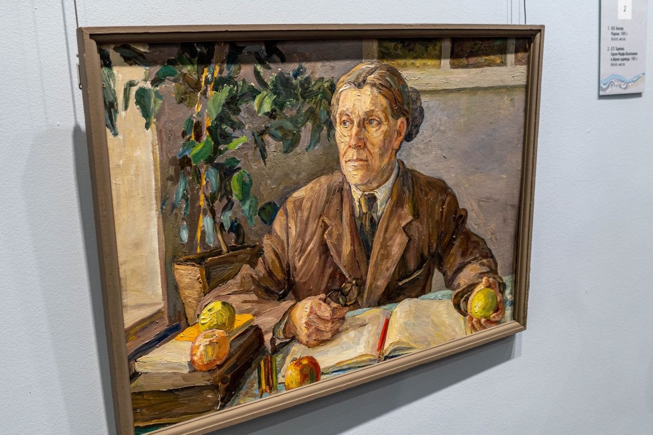 Валентина Калита поздравила сотрудников краеведческого музея с двойным праздником Валентина Калита поздравила сотрудников краеведческого музея с двойным праздником