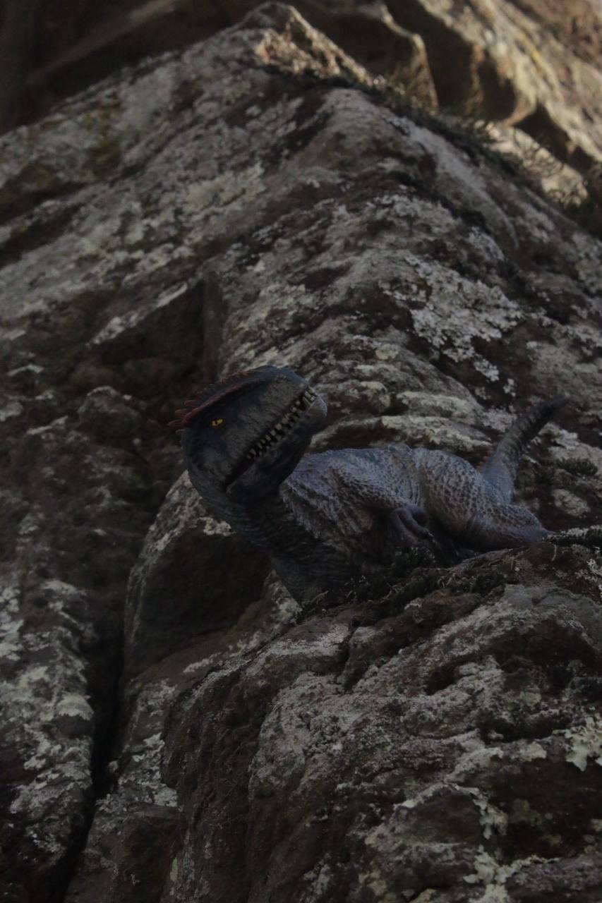 Динозавры вернулись на Михайловские столбы Динозавры вернулись на Михайловские столбы