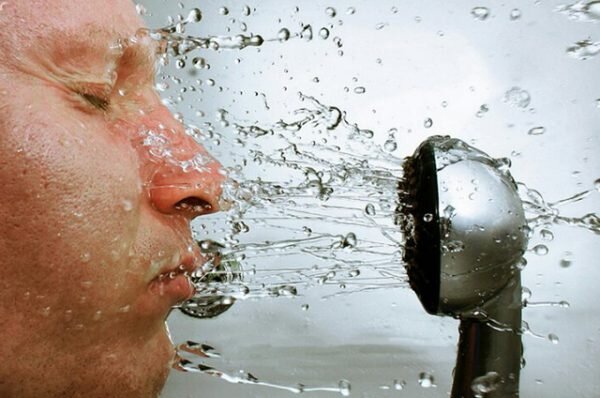 Контрастный душ: как правильно использовать для здоровья