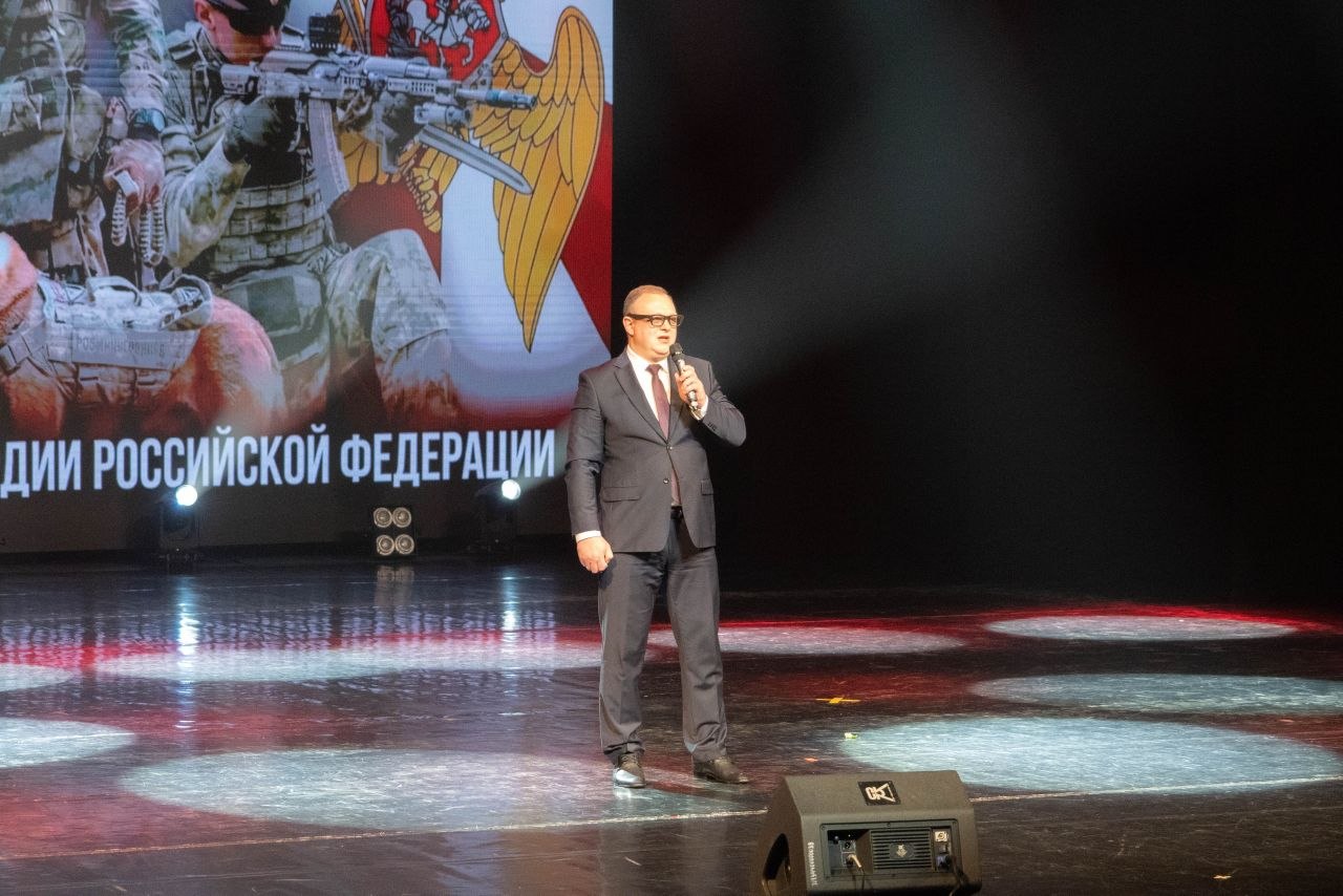 Евгений Тюхаев поздравил с профессиональным праздником сотрудников Росгвардии