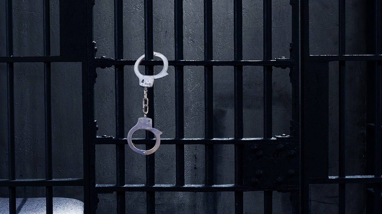 Житель поселка Архара получил 4 года лишения свободы за кражу денег у матери погибшего на СВО солдата