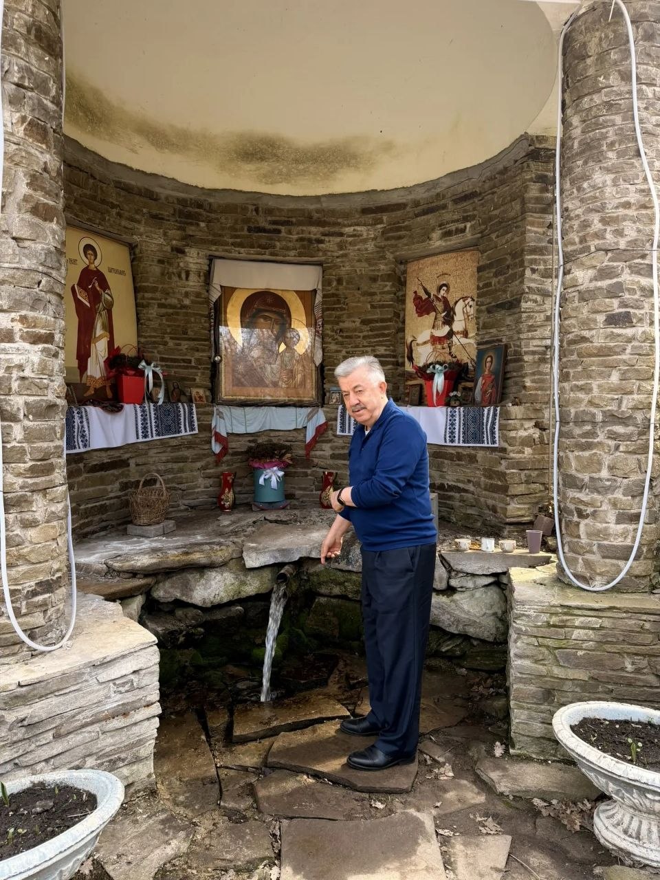 Виктор Водолацкий: Сегодня совместно с первым заместителем Секретаря Луганского регионального отделения ВПП «Единая Россия» Леоновым В.В. посетил одну из православных святынь Луганской Народной Республики - Благовещенский... Виктор Водолацкий: Сегодня совместно с первым заместителем Секретаря Луганского регионального отделения ВПП «Единая Россия» Леоновым В.В. посетил одну из православных святынь Луганской Народной Республики - Благовещенский...