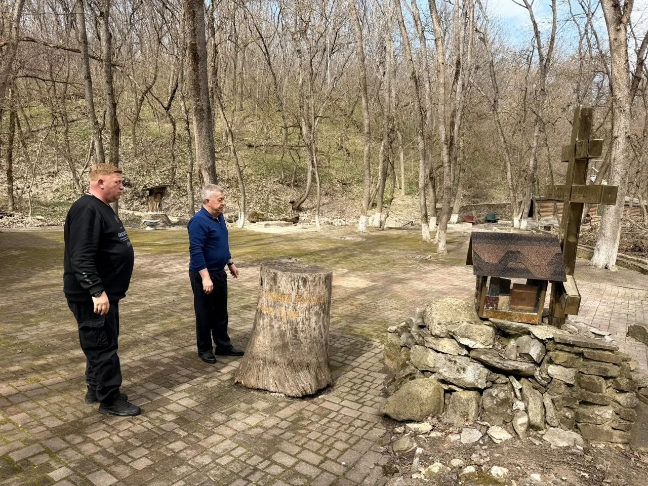 Виктор Водолацкий: Сегодня совместно с первым заместителем Секретаря Луганского регионального отделения ВПП «Единая Россия» Леоновым В.В. посетил одну из православных святынь Луганской Народной Республики - Благовещенский... Виктор Водолацкий: Сегодня совместно с первым заместителем Секретаря Луганского регионального отделения ВПП «Единая Россия» Леоновым В.В. посетил одну из православных святынь Луганской Народной Республики - Благовещенский...