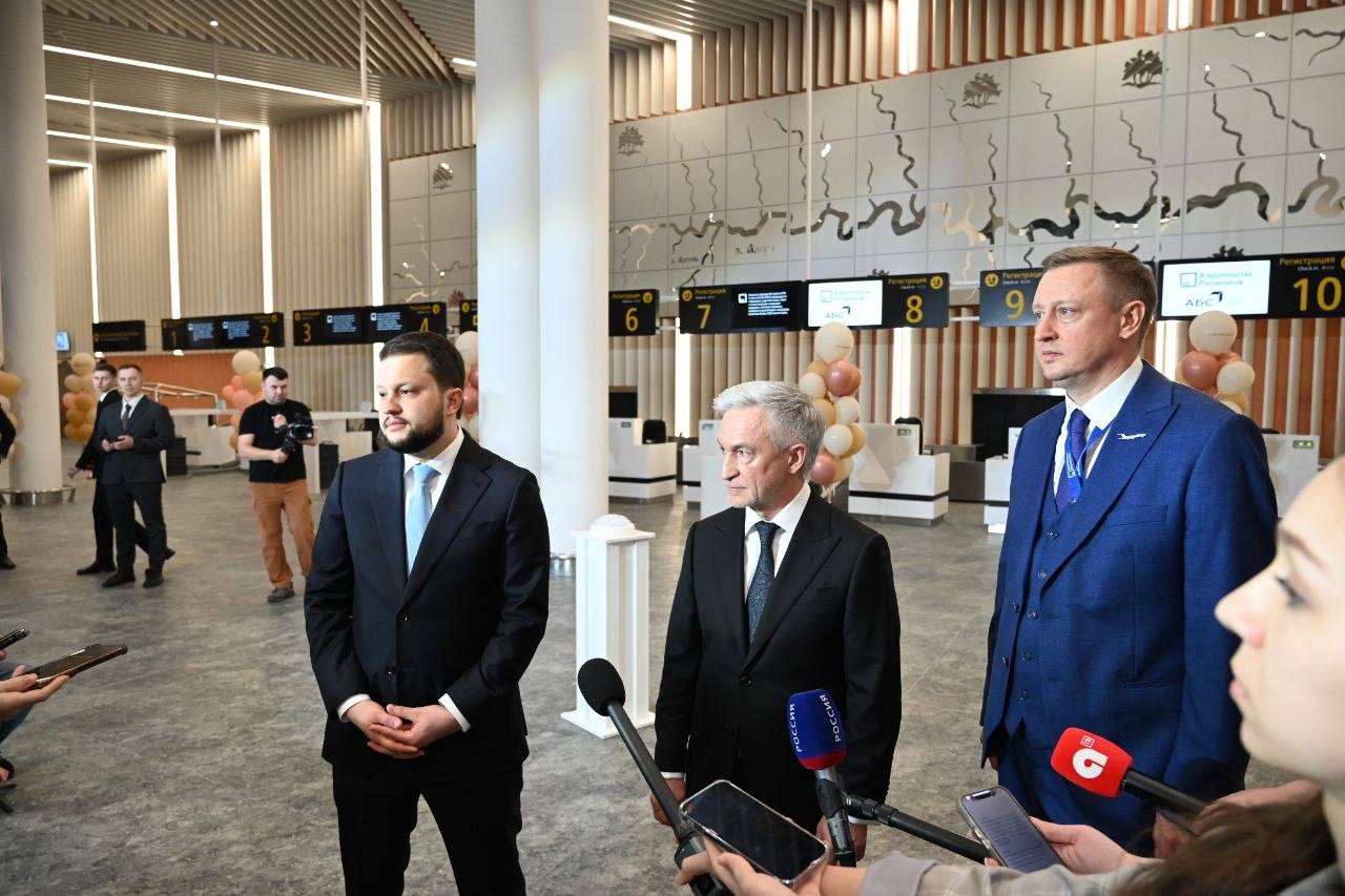 Президент России дал старт работе нового терминала аэропорта Благовещенска Президент России дал старт работе нового терминала аэропорта Благовещенска