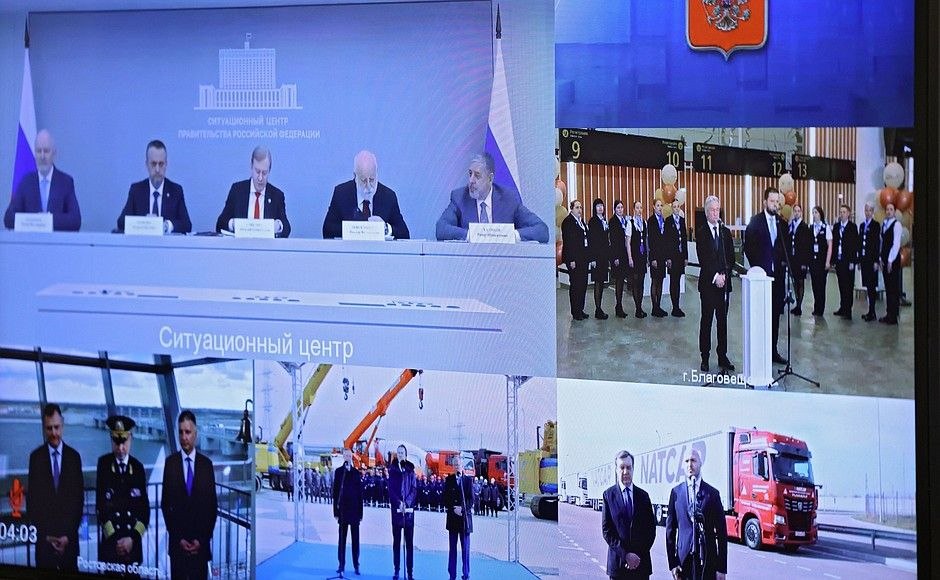 Президент России Владимир Путин дал старт работе нового пассажирского терминала аэропорта Благовещенска Президент России Владимир Путин дал старт работе нового пассажирского терминала аэропорта Благовещенска