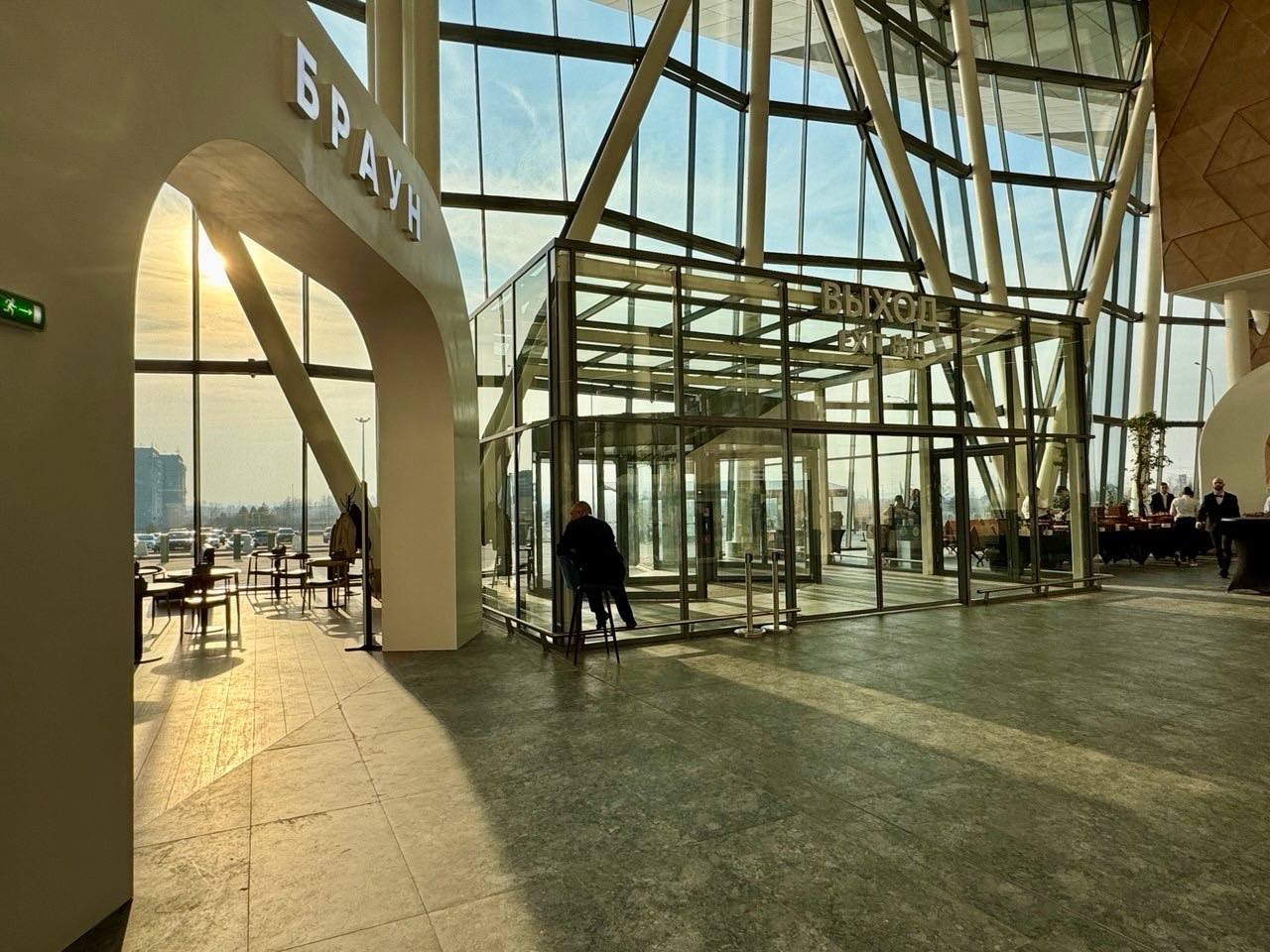 Олег Имамеев: Сегодня официально открыли новый пассажирский терминал аэропорта Благовещенск Олег Имамеев: Сегодня официально открыли новый пассажирский терминал аэропорта Благовещенск