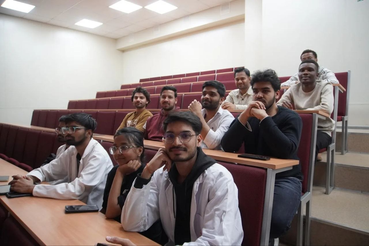 ПОЛИЦЕЙСКИЕ ПРОВЕЛИ ПРОФИЛАКТИЧЕСКУЮ БЕСЕДУ С ИНОСТРАННЫМИ СТУДЕНТАМИ МЕДИЦИНСКОЙ АКАДЕМИИ ПОЛИЦЕЙСКИЕ ПРОВЕЛИ ПРОФИЛАКТИЧЕСКУЮ БЕСЕДУ С ИНОСТРАННЫМИ СТУДЕНТАМИ МЕДИЦИНСКОЙ АКАДЕМИИ