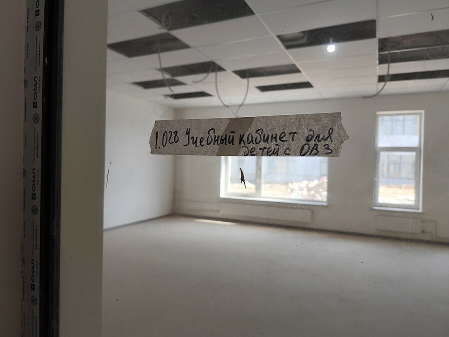 Ход строительства новой школы на 1 200 мест в микрорайоне Северный оценили власти Амурской области и заместитель мэра Благовещенска Александр Воронов Ход строительства новой школы на 1 200 мест в микрорайоне Северный оценили власти Амурской области и заместитель мэра Благовещенска Александр Воронов