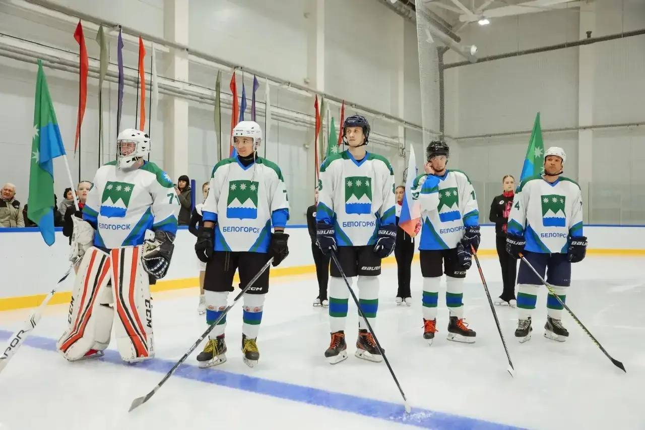 Василий Орлов: Сегодня в Белогорске открылся физкультурно-оздоровительный комплекс с ледовой ареной Василий Орлов: Сегодня в Белогорске открылся физкультурно-оздоровительный комплекс с ледовой ареной
