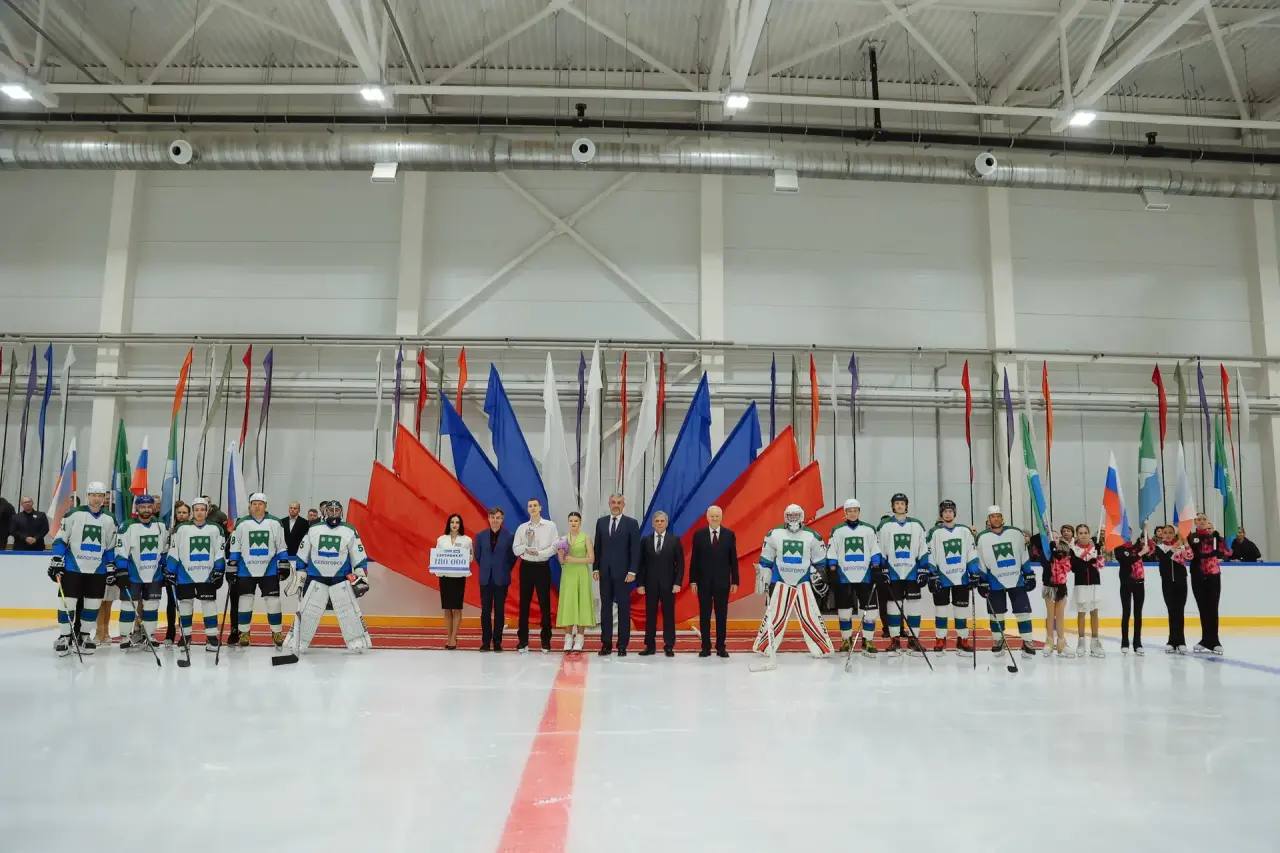 Василий Орлов: Сегодня в Белогорске открылся физкультурно-оздоровительный комплекс с ледовой ареной Василий Орлов: Сегодня в Белогорске открылся физкультурно-оздоровительный комплекс с ледовой ареной