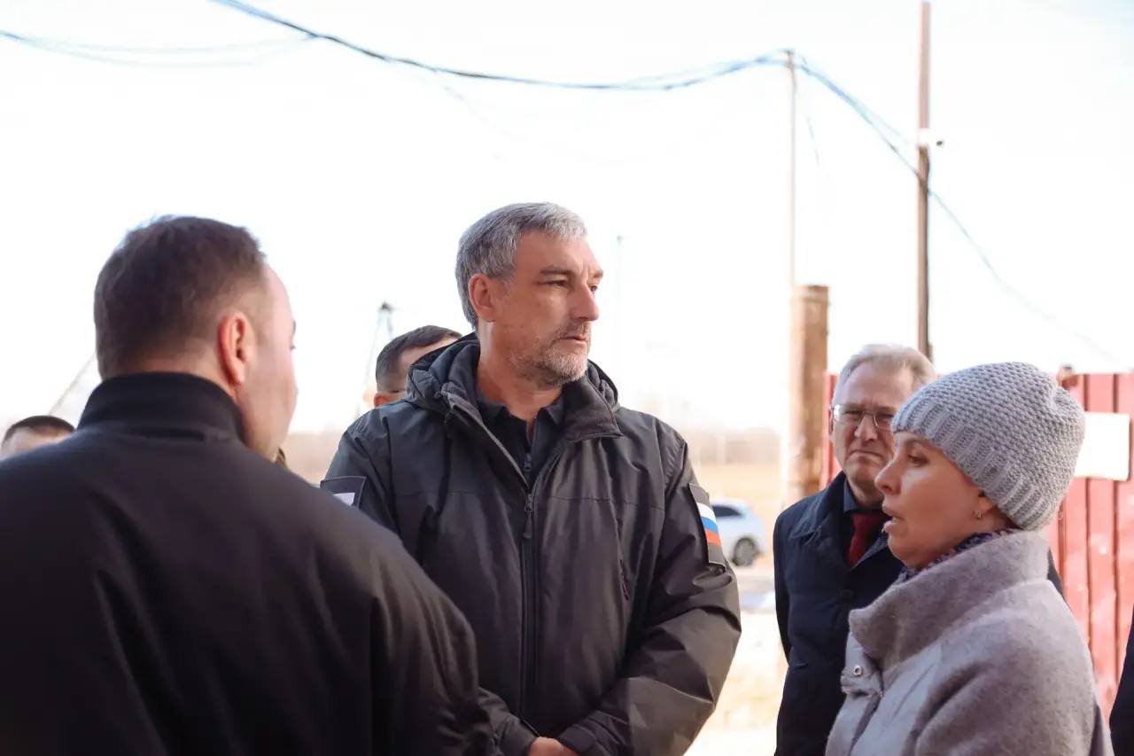 Василий Орлов: Вместе с депутатом Госдумы, секретарем регионального отделения партии «Единая Россия» Вячеславом Юрьевичем Логиновым проверили, как идет строительство нового микрорайона «Южный» в Белогорске Василий Орлов: Вместе с депутатом Госдумы, секретарем регионального отделения партии «Единая Россия» Вячеславом Юрьевичем Логиновым проверили, как идет строительство нового микрорайона «Южный» в Белогорске