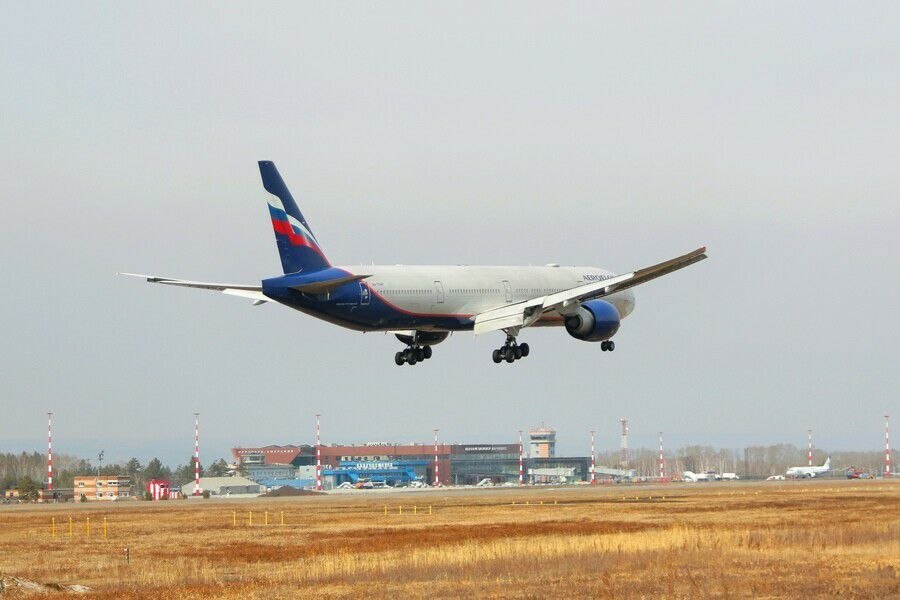 В областном центре 6 апреля совершил посадку самолет авиакомпании «Аэрофлот», регулярные полеты которой из Благовещенска в Москву и обратно прекратились в 2015 году