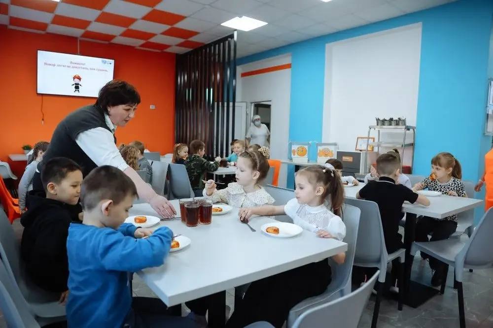 «Больше спорта и полезная еда» — не памятка по ЗОЖ, а новые реалии белогорских школьников «Больше спорта и полезная еда» — не памятка по ЗОЖ, а новые реалии белогорских школьников