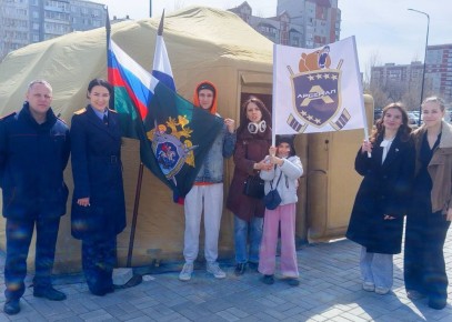 Сотрудники следственного управления продемонстрировали работу передвижной криминалистической лаборатории на прошедшем в Благовещенске спортивном мероприятии