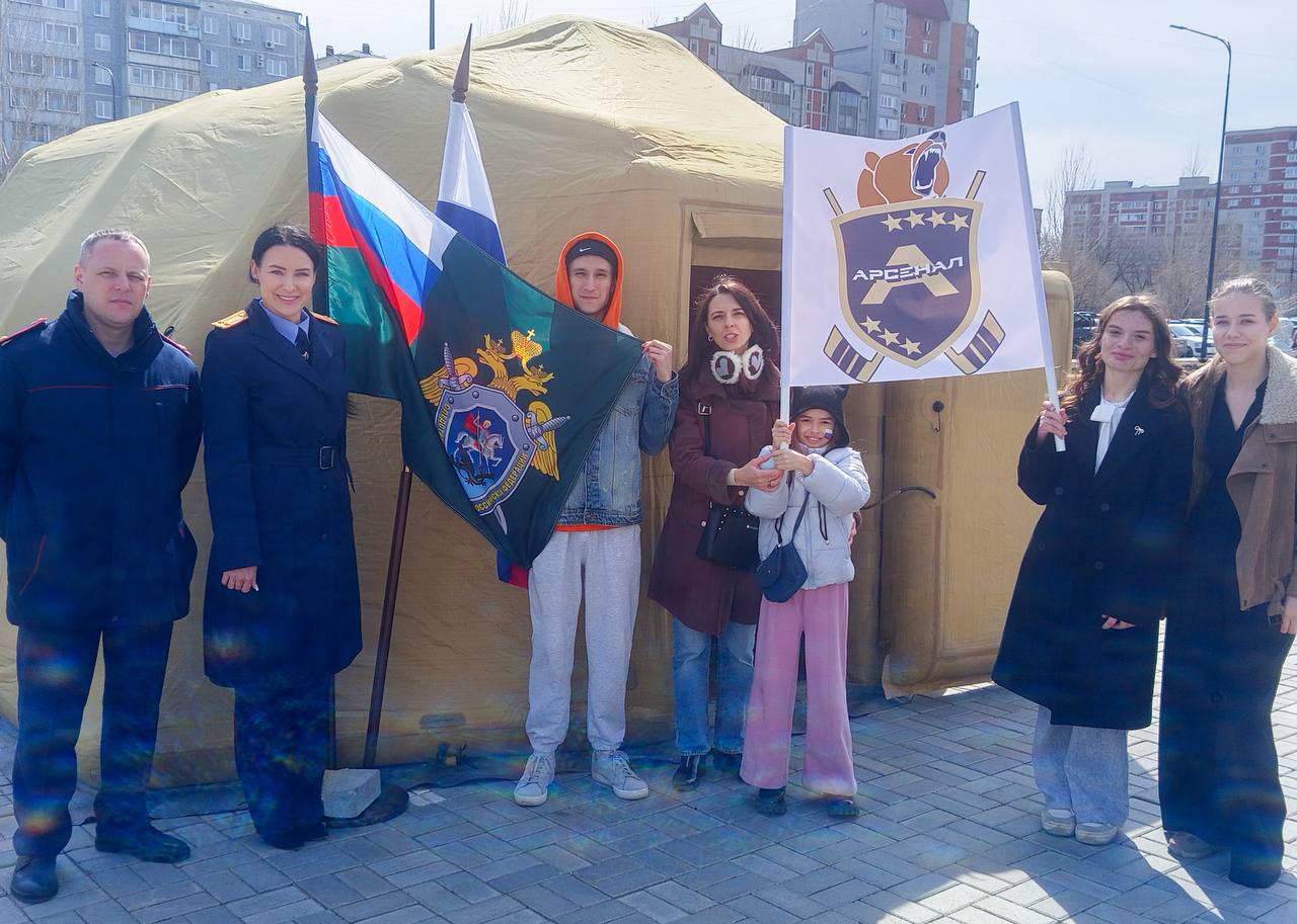 Сотрудники следственного управления продемонстрировали работу передвижной криминалистической лаборатории на прошедшем в Благовещенске спортивном мероприятии