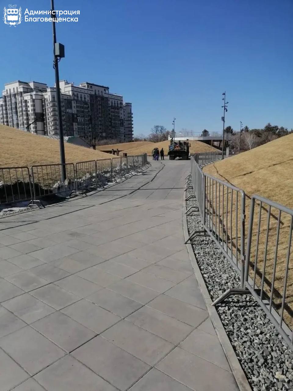 В Благовещенске закрыли доступ на холмы на «Трибуне Холл» В Благовещенске закрыли доступ на холмы на «Трибуне Холл»