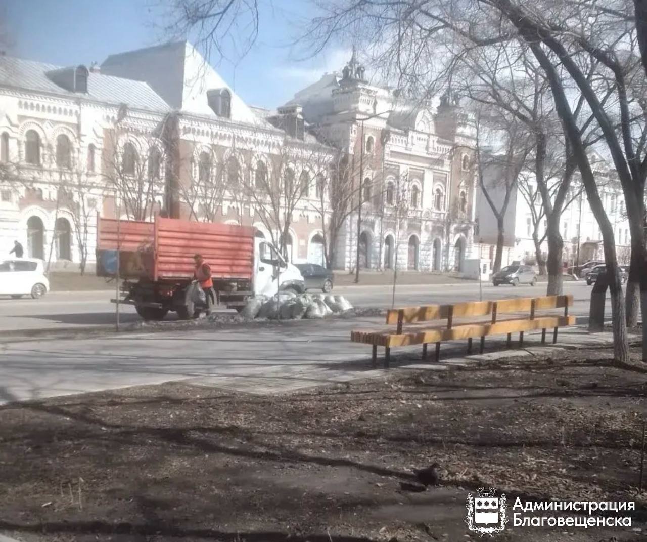 ГСТК приводит в порядок городские скверы ГСТК приводит в порядок городские скверы