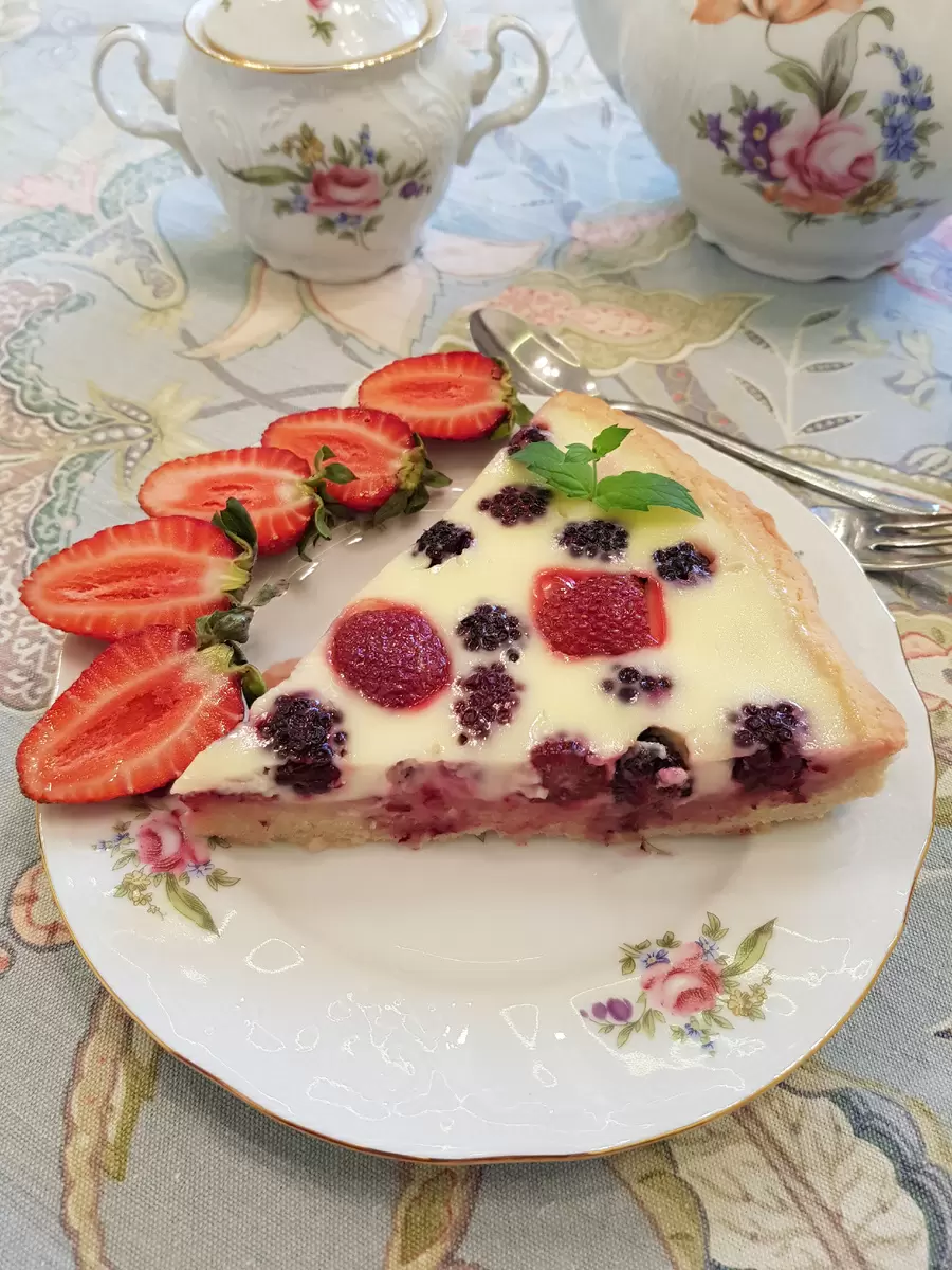 Ягодный тарт: летняя гармония вкуса