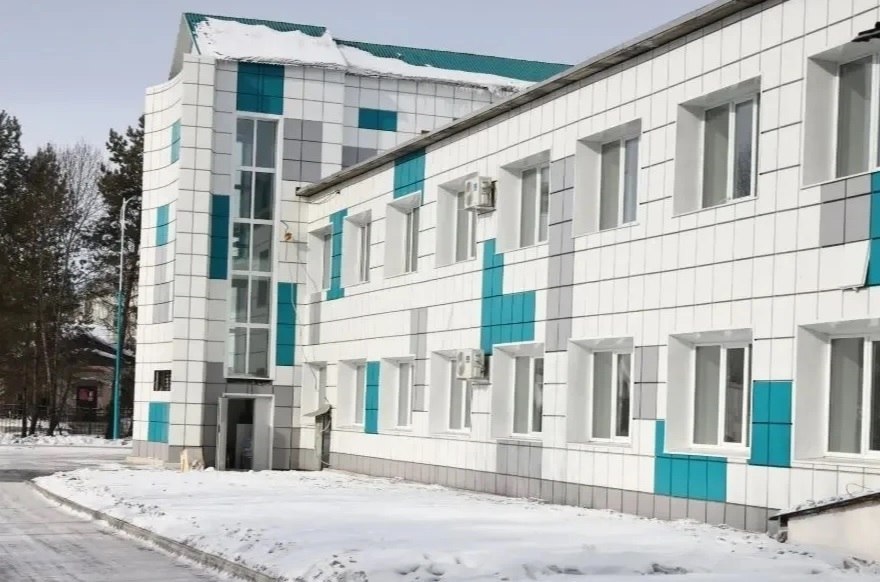 Капитальный ремонт поликлиники в Бурейском округе вышел на финишную прямую — подрядчик завершает отделочные работы и сборку мебели