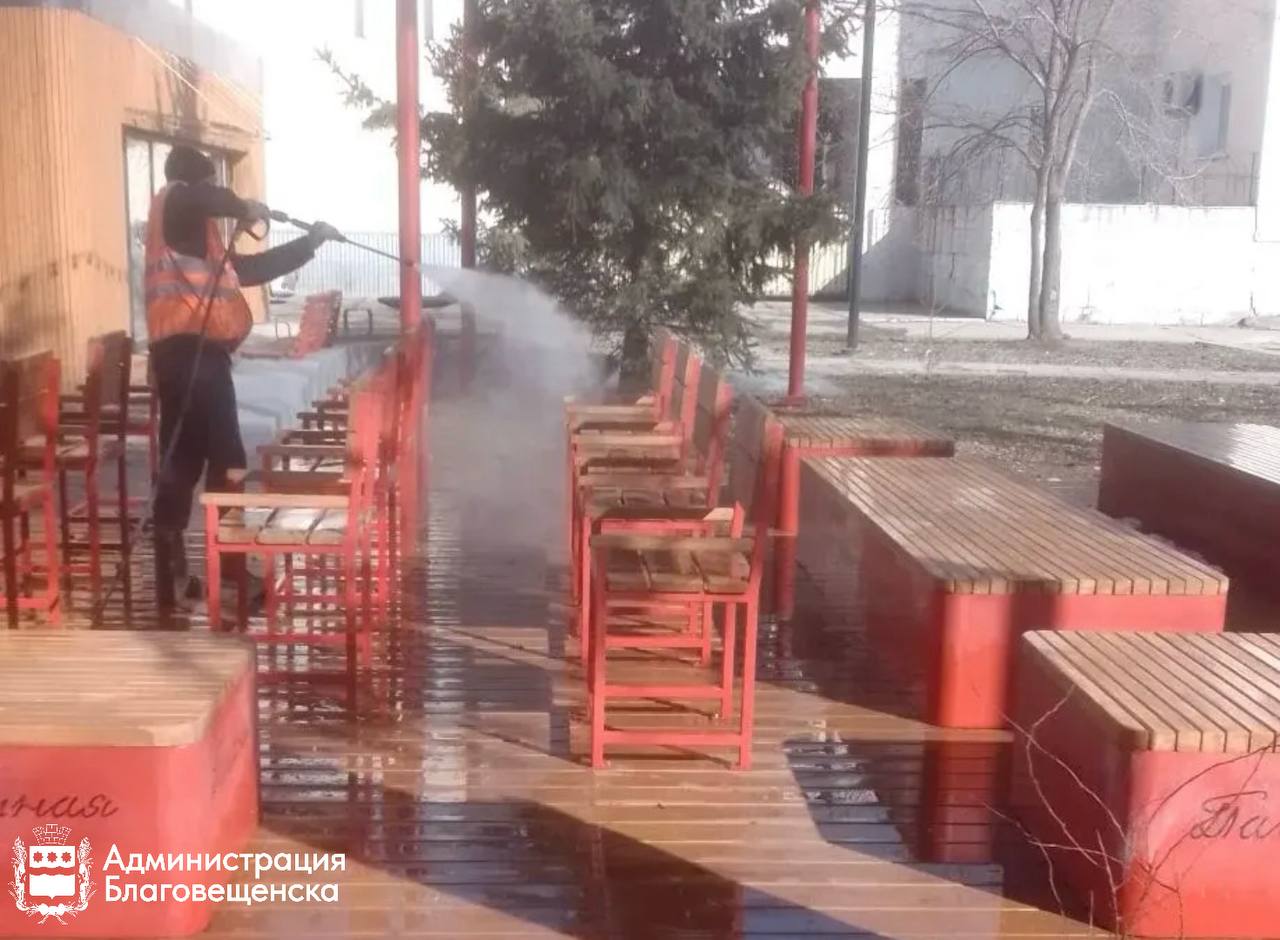 ГСТК приводит в порядок городские скверы