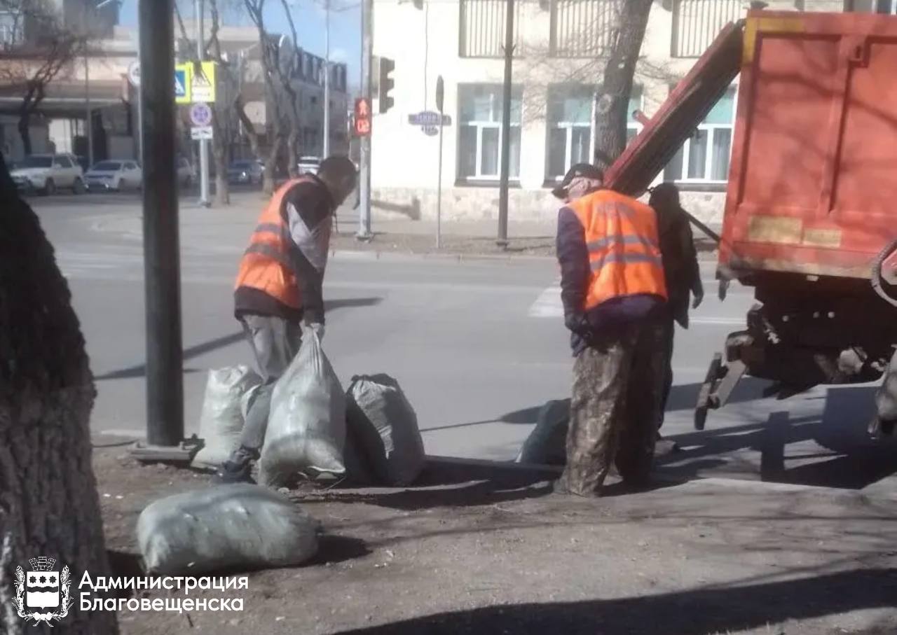 ГСТК приводит в порядок городские скверы ГСТК приводит в порядок городские скверы