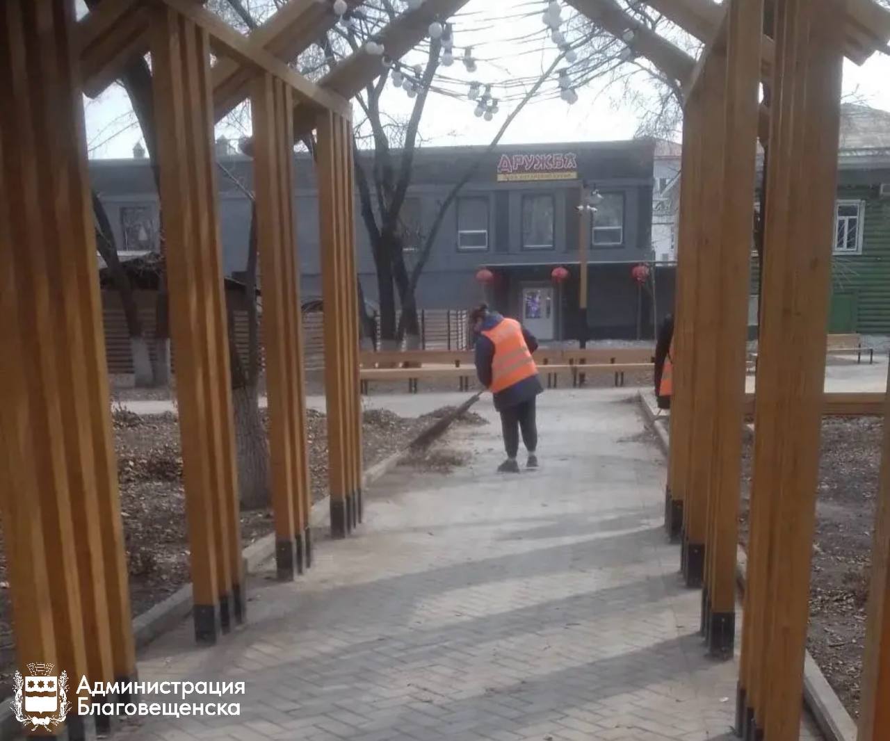 ГСТК приводит в порядок городские скверы ГСТК приводит в порядок городские скверы