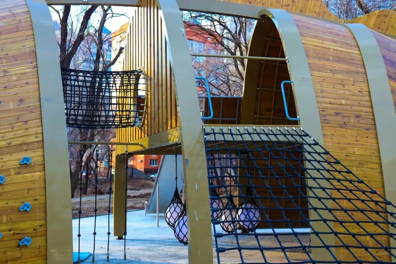 Дракон, гамаки и вид на Китай: парк 40 лет ВЛКСМ в Благовещенске превращается в «Амурский лес» Дракон, гамаки и вид на Китай: парк 40 лет ВЛКСМ в Благовещенске превращается в «Амурский лес»