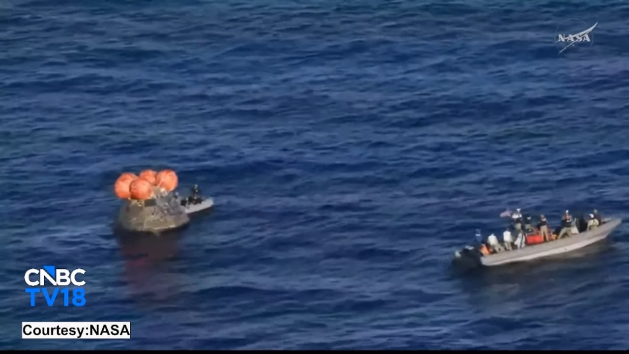 Космический корабль с астронавтами НАСА вернулся на Землю