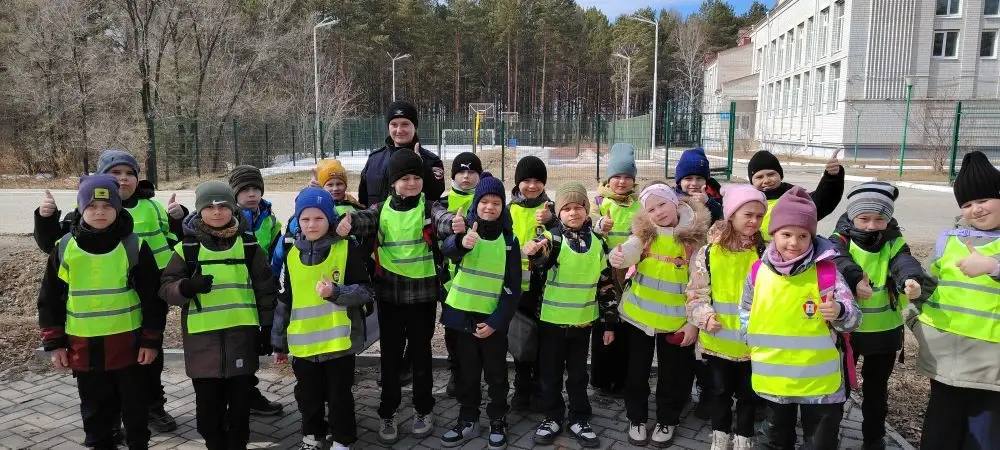 Сотрудники Госавтоинспекции устроили увлекательную пешеходную экскурсию для первоклассников Белогорска и Циолковского! Сотрудники Госавтоинспекции устроили увлекательную пешеходную экскурсию для первоклассников Белогорска и Циолковского!