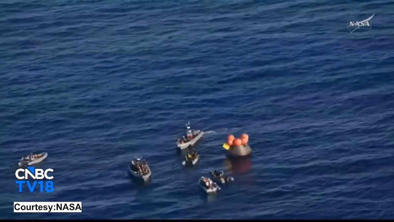 Космический корабль с астронавтами НАСА вернулся на Землю Космический корабль с астронавтами НАСА вернулся на Землю