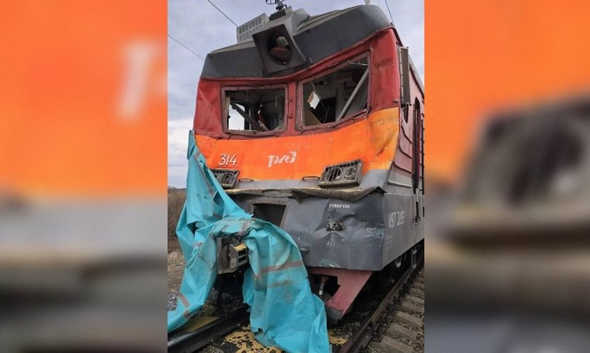 Машинист пытался тормозить: появились подробности столкновения поезда с грузовиком в Приамурье