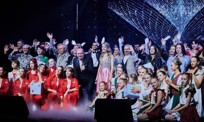 �������, 12 ������, ���� 65-������ ������ �������� �������� ��������� ����������