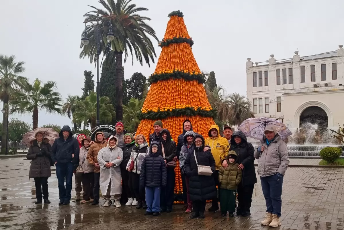 Мандариновый фестиваль: как диджей исполнил свой сет на высоте над Сухумом