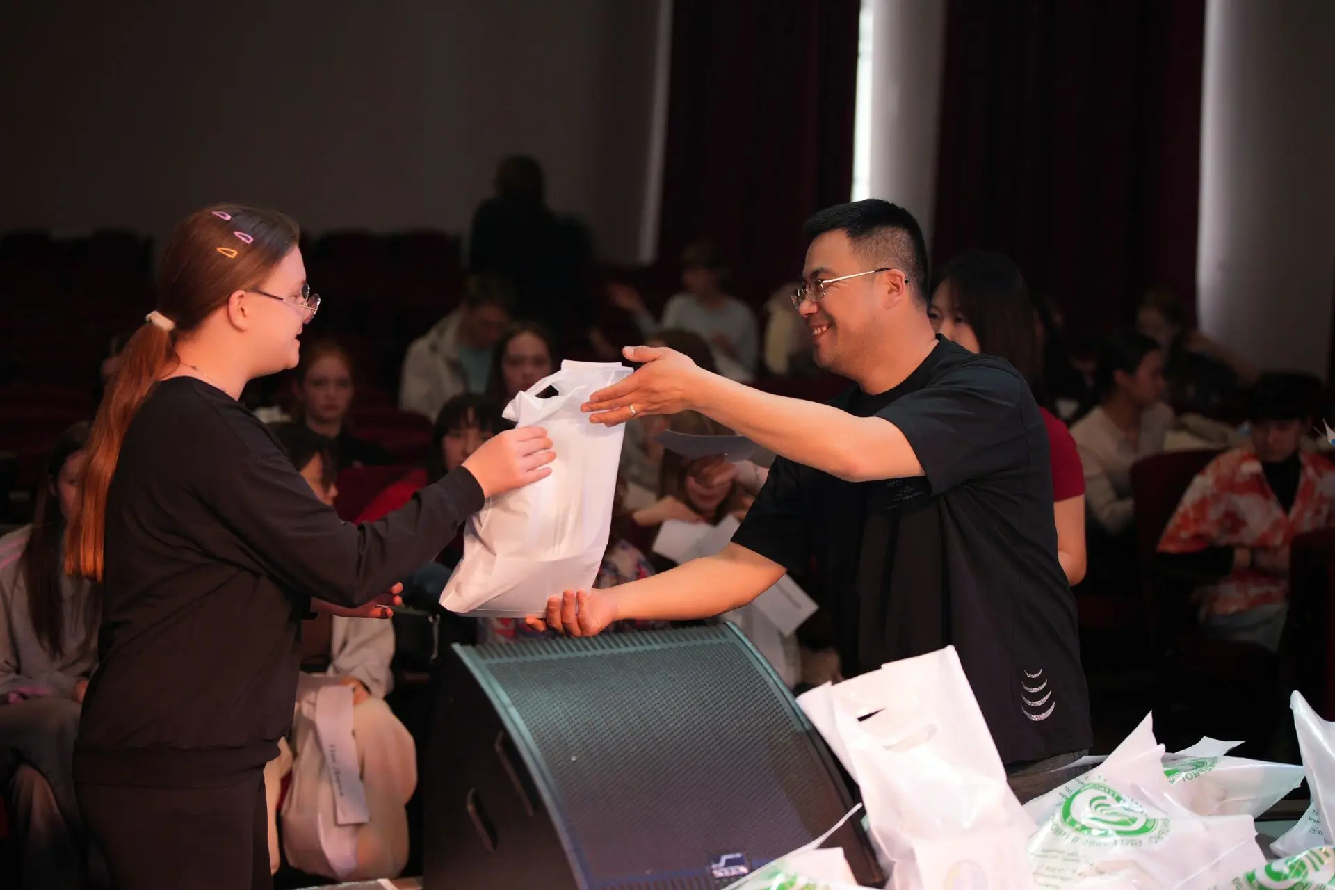 «Китайский язык – это мост»: в Благовещенске состоялся межрегиональный этап международного конкурса знатоков Поднебесной «Китайский язык – это мост»: в Благовещенске состоялся межрегиональный этап международного конкурса знатоков Поднебесной