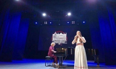 Юная жительница Тынды завоевала премию международного музыкального конкурса, сыграв на свирели