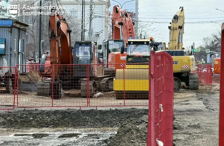 Ремонт дорог в Благовещенске продолжается: некоторые горожане могут остаться без воды