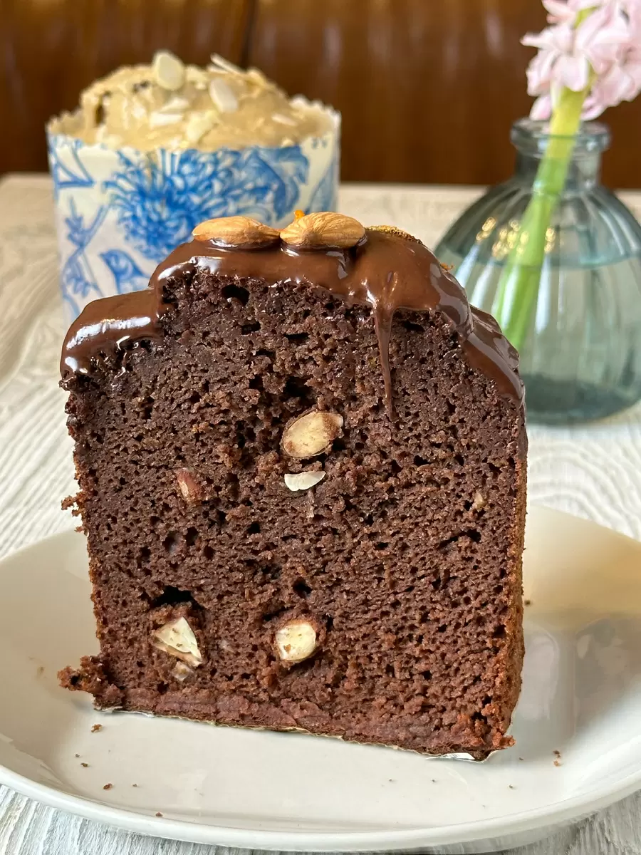 Новые традиции: современный кулич и мнения священнослужителей