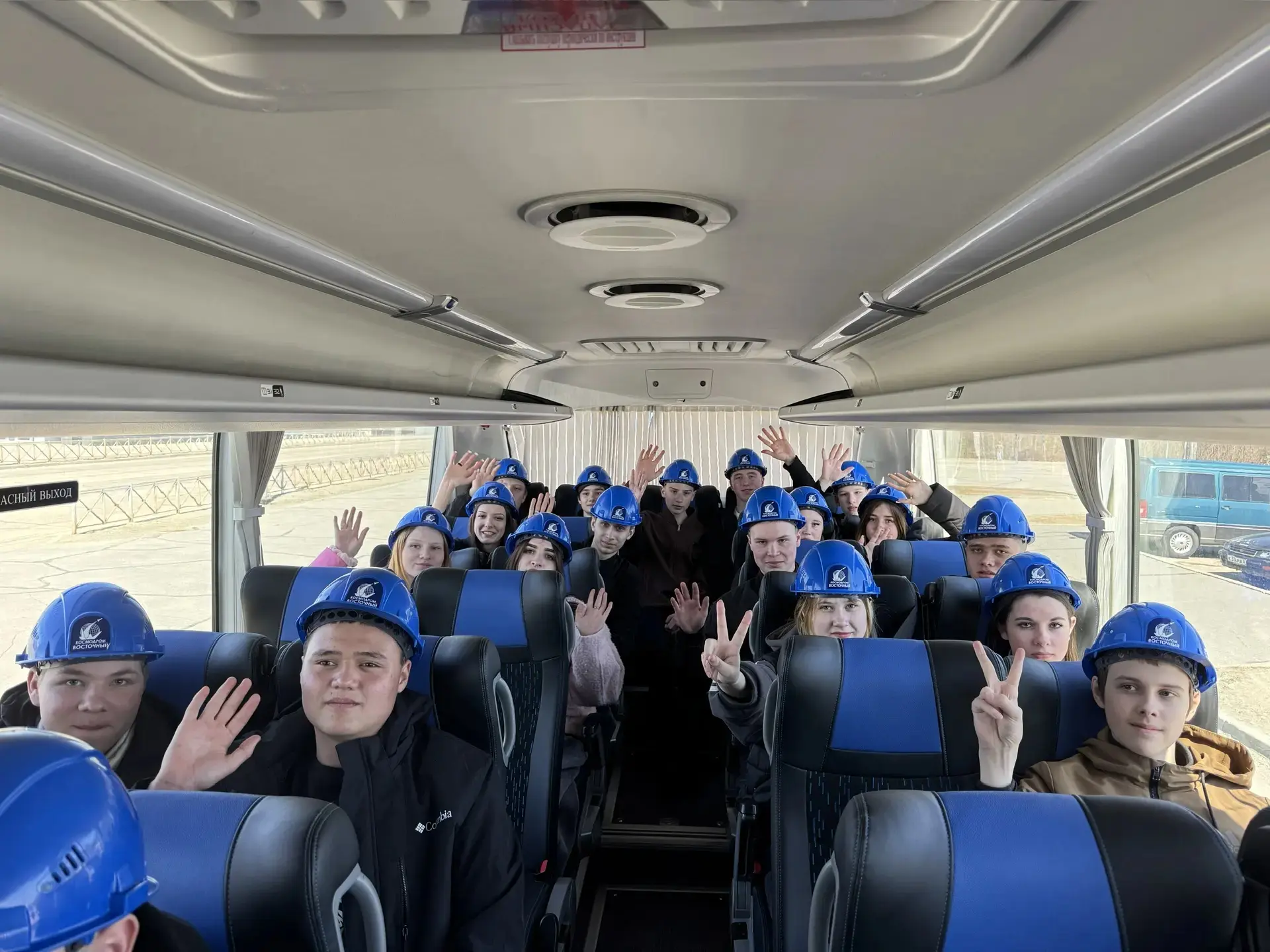 Стартовали первые выезды школьников на космодром «Восточный» Стартовали первые выезды школьников на космодром «Восточный»