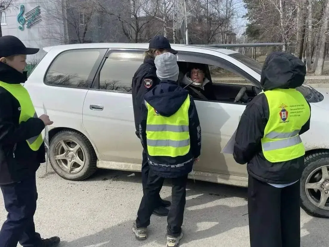 Дорога – не космос, здесь спешить не надо! Об этом знают даже дети Дорога – не космос, здесь спешить не надо! Об этом знают даже дети