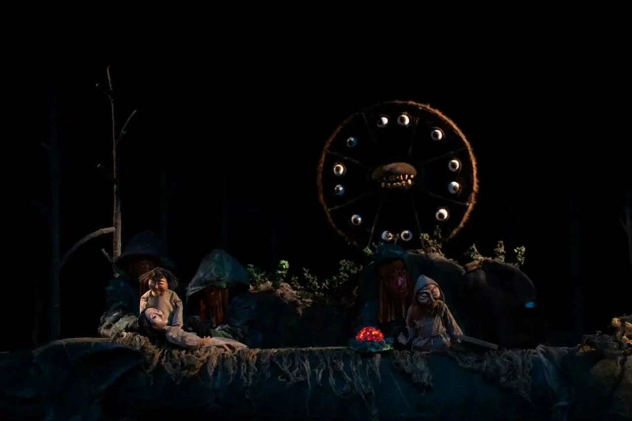 Колоритную постановку Амурского театра кукол «Миргачан, или тайна тунгусского метеорита» увидит вся страна