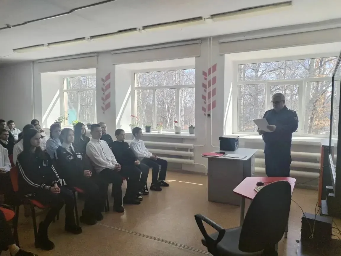 Работники прокуратуры области на системной основе проводят с подрастающим поколением мероприятия воспитательно-патриотической направленности Работники прокуратуры области на системной основе проводят с подрастающим поколением мероприятия воспитательно-патриотической направленности