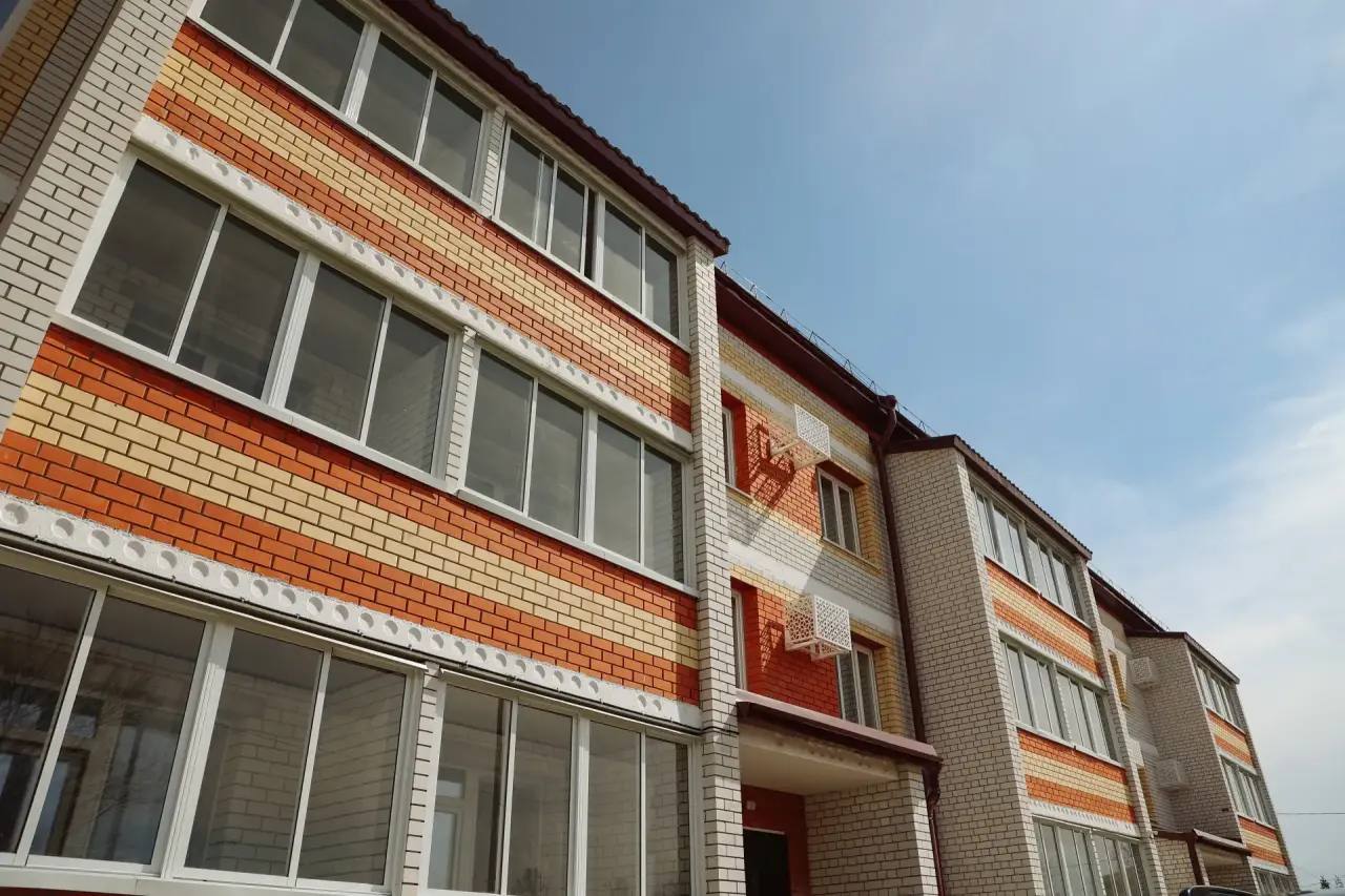 Василий Орлов: В конце марта в Екатеринославке завершилось строительство нового 27-квартирного дома на улице Юбилейной Василий Орлов: В конце марта в Екатеринославке завершилось строительство нового 27-квартирного дома на улице Юбилейной