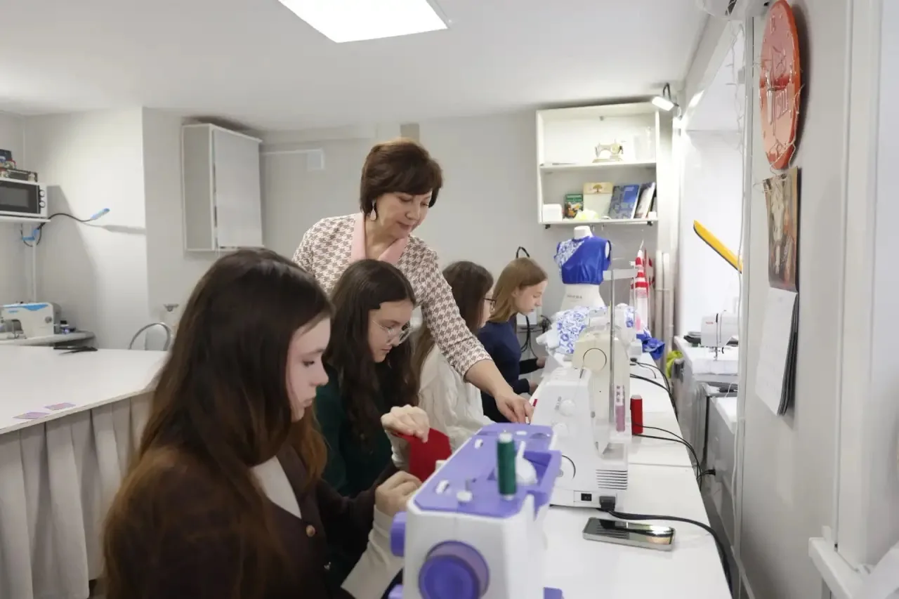 Творческие мастерские для всех: благовещенцы могут заниматься шитьем, лепкой из глины и полиграфией Творческие мастерские для всех: благовещенцы могут заниматься шитьем, лепкой из глины и полиграфией