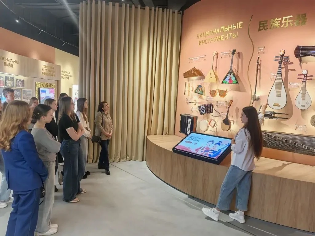 Работники прокуратуры области на системной основе проводят с подрастающим поколением мероприятия воспитательно-патриотической направленности Работники прокуратуры области на системной основе проводят с подрастающим поколением мероприятия воспитательно-патриотической направленности